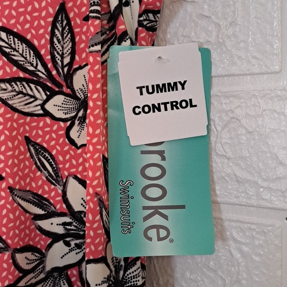 Penbrooke Catalina Pleated Tummy Control One Piece Swimsuit - Picture 7 of 11